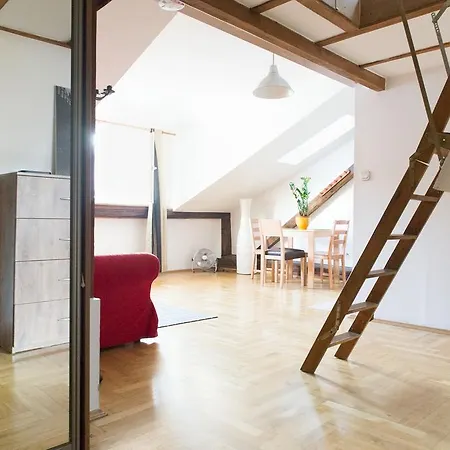 Romantic Studio In Bohemian Area Apartamento Cracóvia