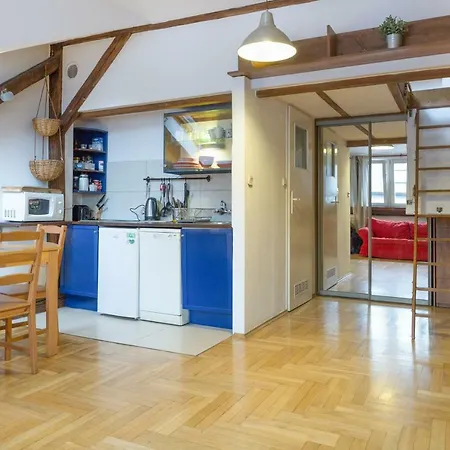 Romantic Studio In Bohemian Area 아파트